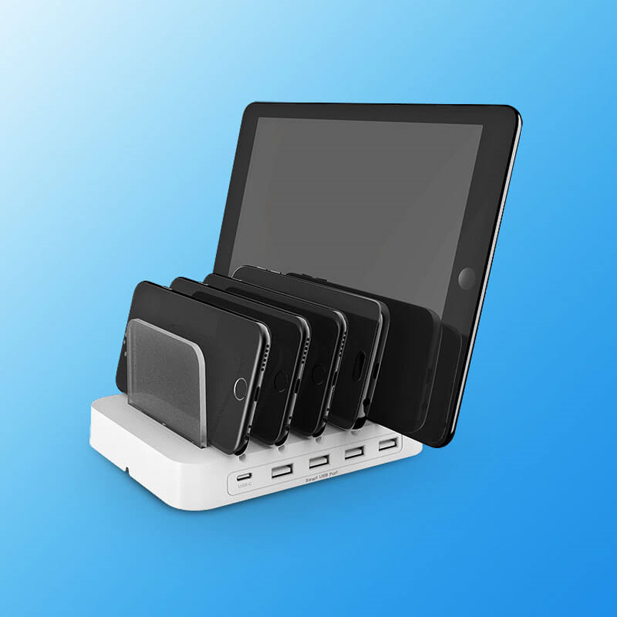 L-108S charging station with multiple devices