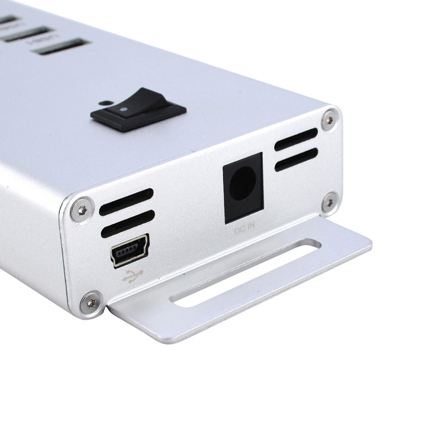 16 Port USB 2.0 HUB rear view with power and data connections